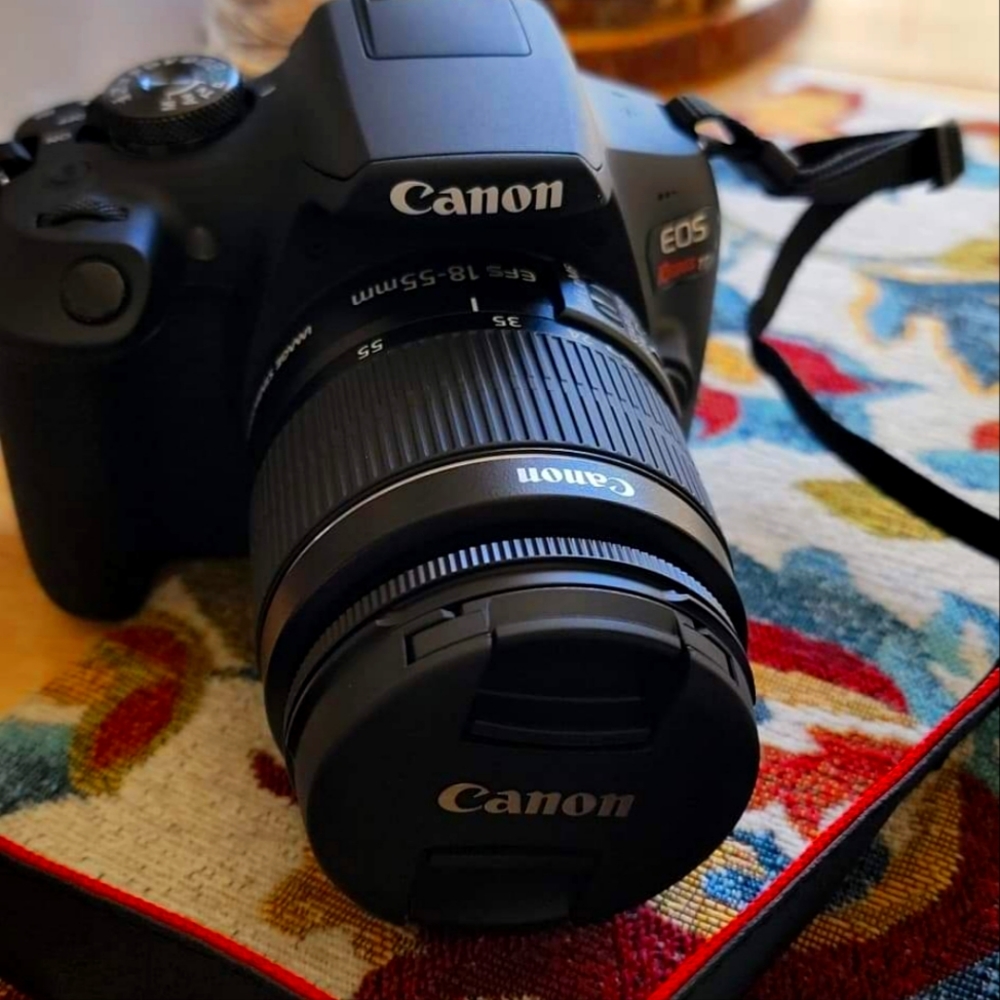 Canon EOS Rebel T7